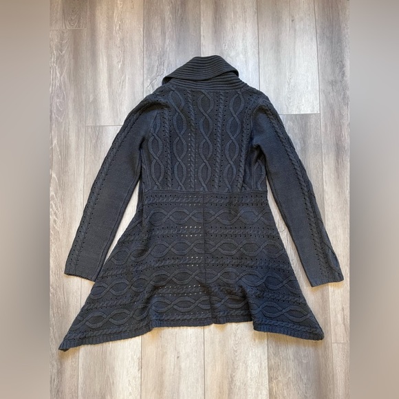 Pretty Good Acrylic Long Gray Sweater - Picture 2 of 2